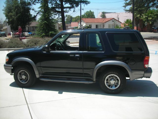 2000 Ford Explorer SLT 15