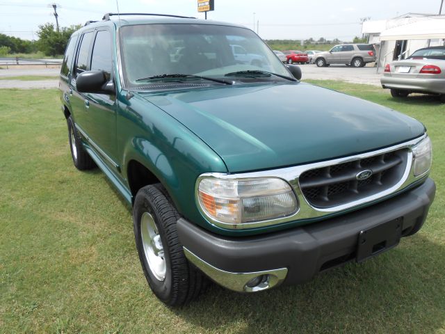 2000 Ford Explorer SL 4x4 Regular Cab