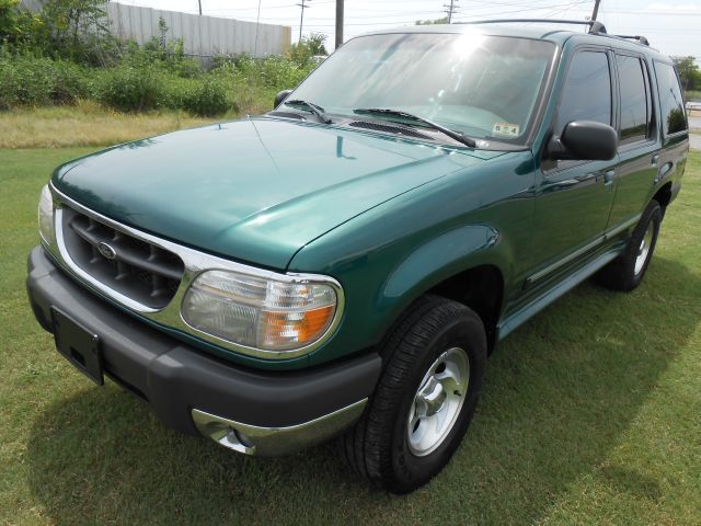 2000 Ford Explorer SL 4x4 Regular Cab
