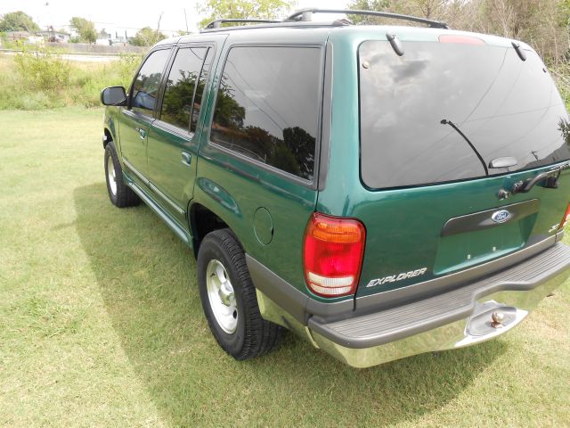 2000 Ford Explorer SL 4x4 Regular Cab