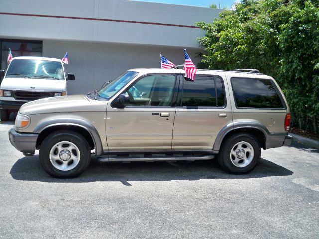 2000 Ford Explorer SL 4x4 Regular Cab