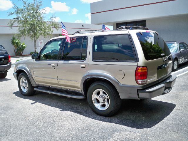 2000 Ford Explorer SL 4x4 Regular Cab