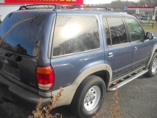 2000 Ford Explorer XLS