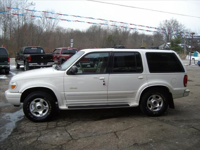 2000 Ford Explorer SLT 25