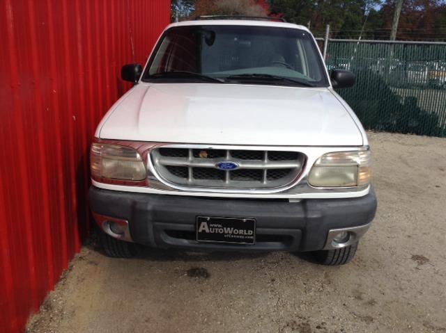 2001 Ford Explorer XLS