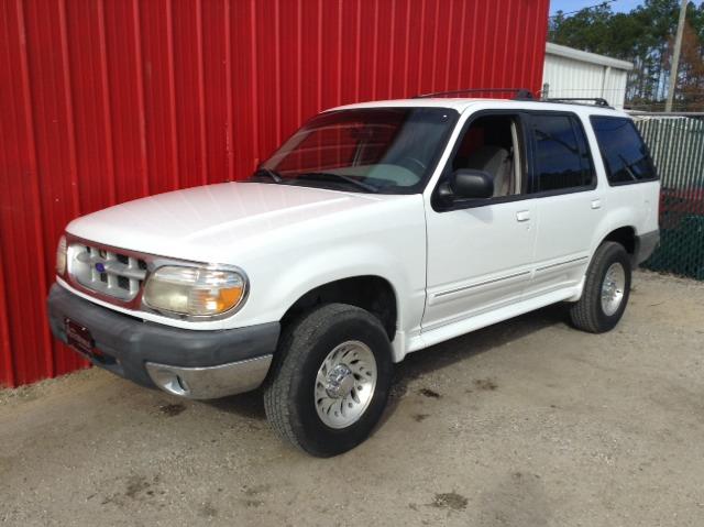 2001 Ford Explorer XLS