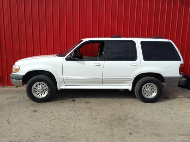 2001 Ford Explorer XLS