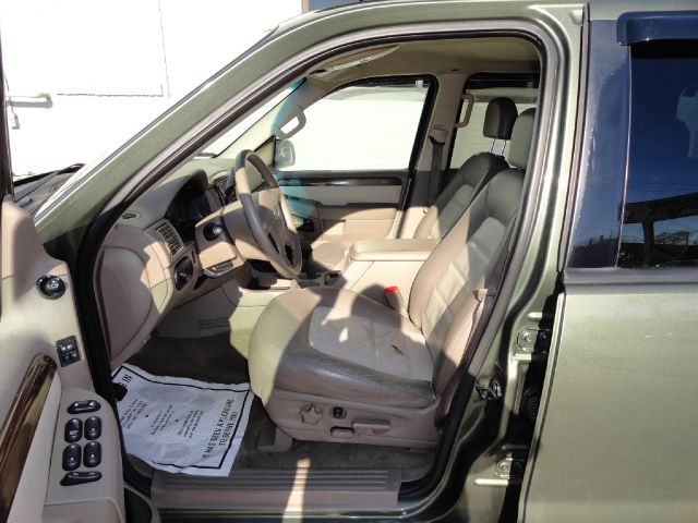 2002 Ford Explorer E320 - Extra Sharp
