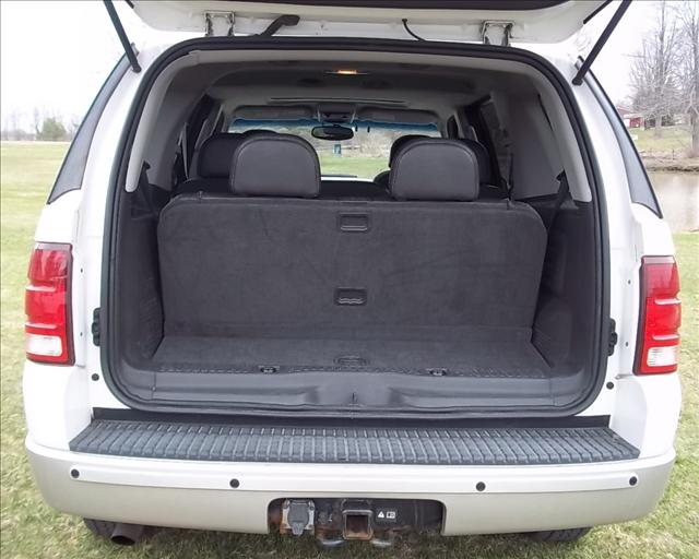 2002 Ford Explorer SLT 25