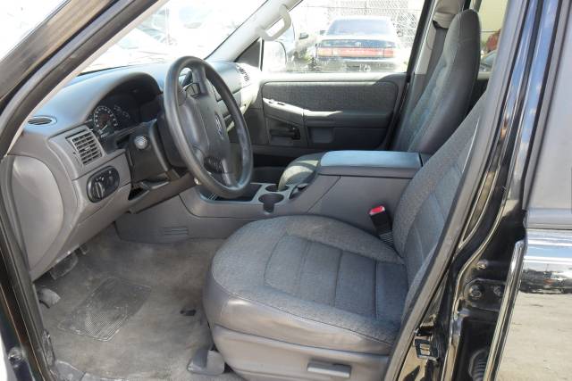 2002 Ford Explorer XLS