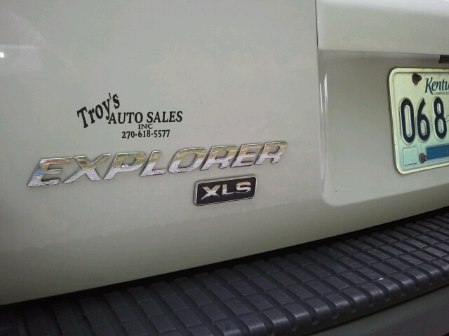 2002 Ford Explorer XLS