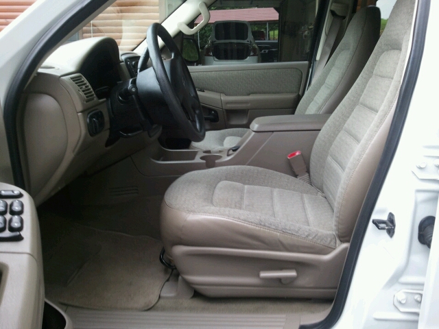 2002 Ford Explorer XLS