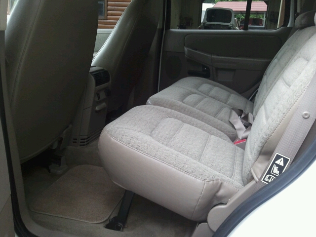 2002 Ford Explorer XLS