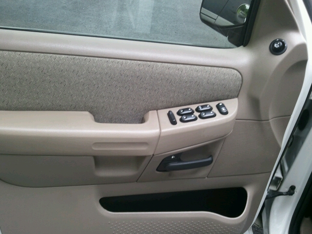 2002 Ford Explorer XLS