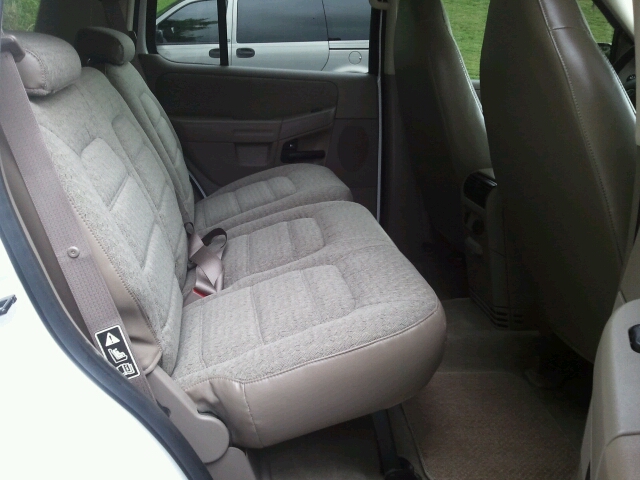 2002 Ford Explorer XLS