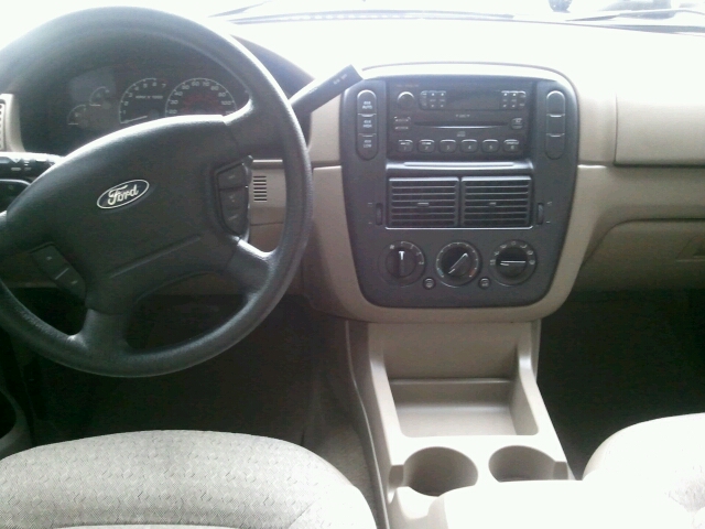 2002 Ford Explorer XLS