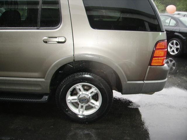 2002 Ford Explorer ESi