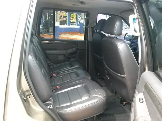 2002 Ford Explorer SLT 25