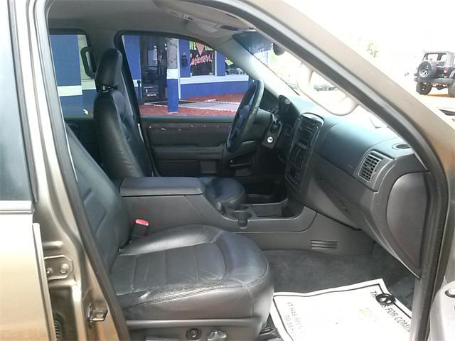 2002 Ford Explorer SLT 25