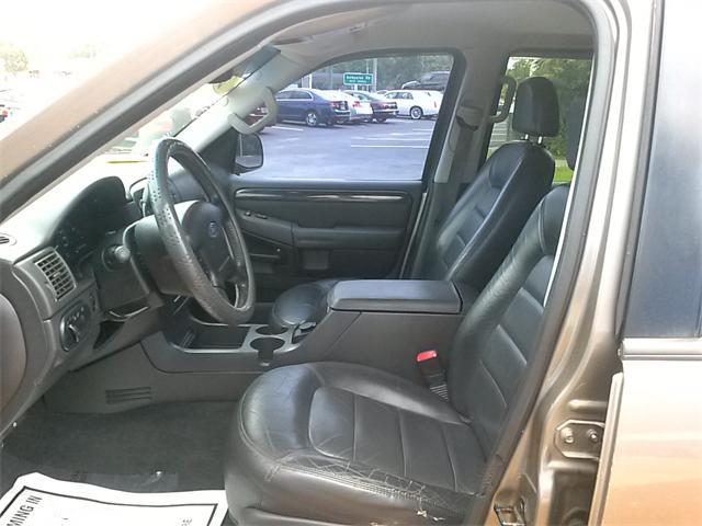 2002 Ford Explorer SLT 25
