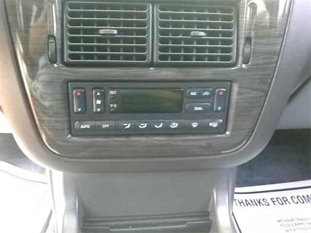 2002 Ford Explorer SLT 25