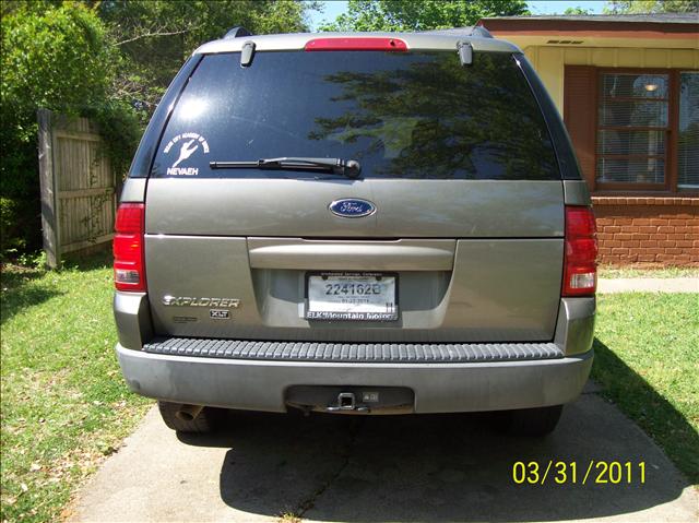 2003 Ford Explorer 15 Passenger Bus