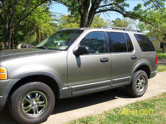 2003 Ford Explorer 15 Passenger Bus