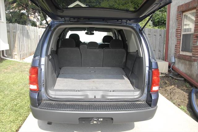 2003 Ford Explorer ESi