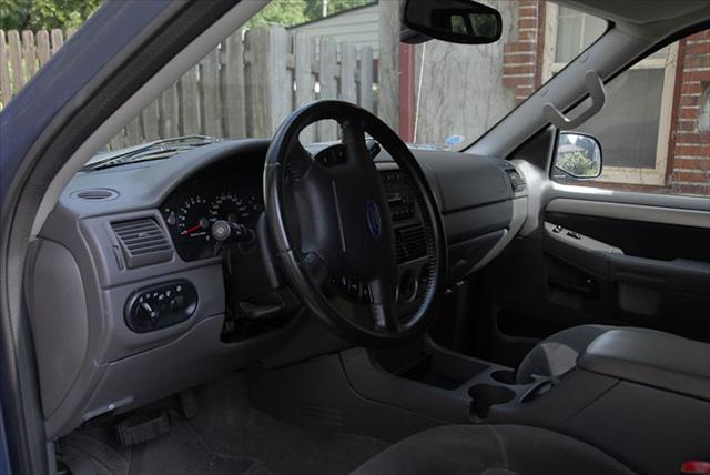 2003 Ford Explorer ESi