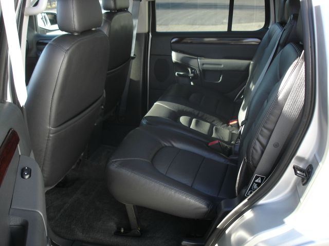 2003 Ford Explorer 2dr LWB