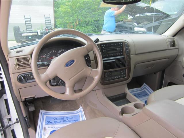 2003 Ford Explorer 4dr Sdn XLS (natl) Sedan