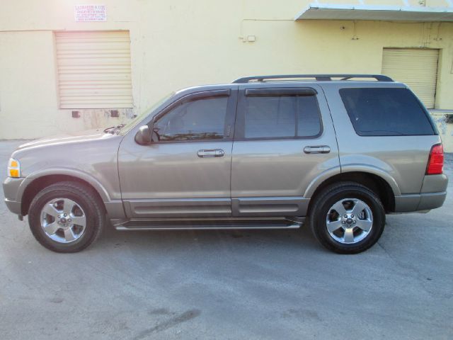 2003 Ford Explorer Se..clean Carfax..one Owner