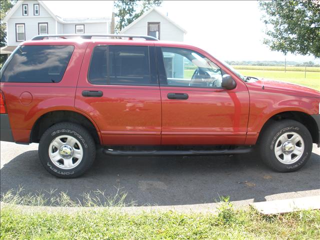2003 Ford Explorer XLS
