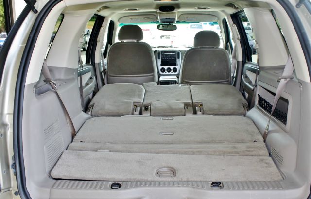 2003 Ford Explorer 4dr Sdn LE V6 Auto