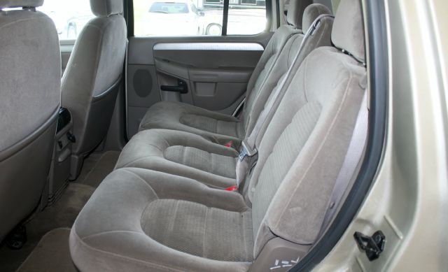 2003 Ford Explorer 4dr Sdn LE V6 Auto