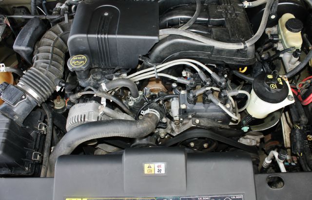 2003 Ford Explorer 4dr Sdn LE V6 Auto