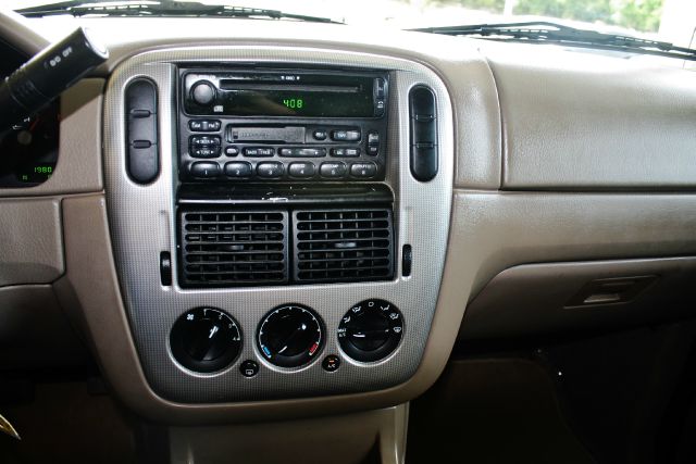 2003 Ford Explorer 4dr Sdn LE V6 Auto