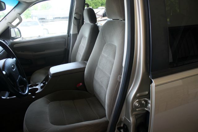 2003 Ford Explorer 4dr Sdn LE V6 Auto