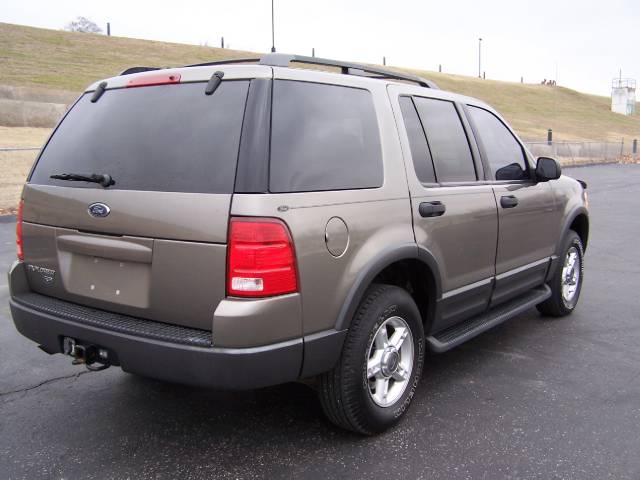 2003 Ford Explorer ESi