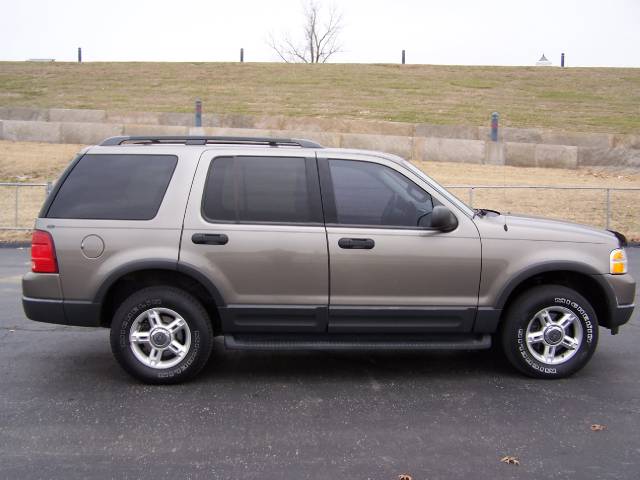 2003 Ford Explorer ESi