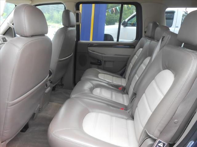 2003 Ford Explorer 4dr Sdn XLS (natl) Sedan