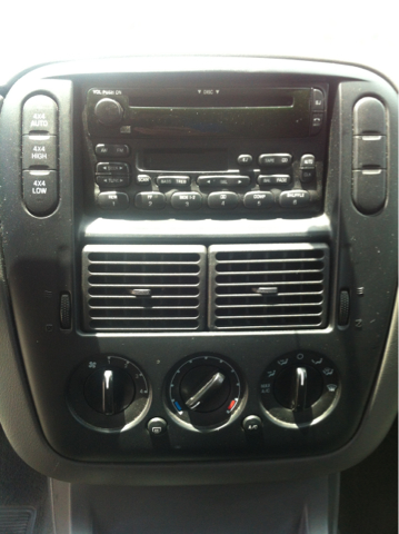 2003 Ford Explorer L AUTO W/cloth