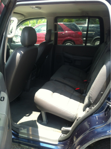 2003 Ford Explorer L AUTO W/cloth