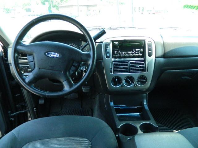 2004 Ford Explorer 2500 4WD