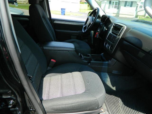 2004 Ford Explorer 2500 4WD
