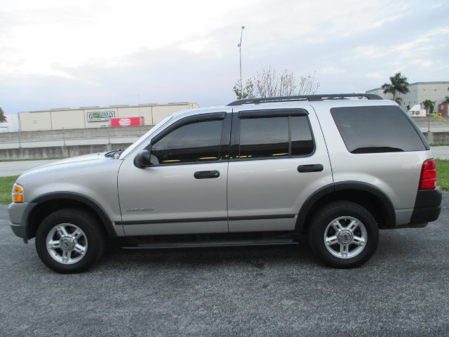 2004 Ford Explorer LT CREW 25