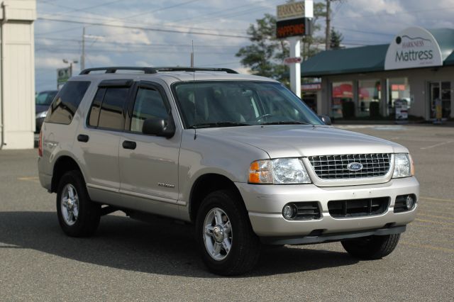 2004 Ford Explorer SUV Crossover