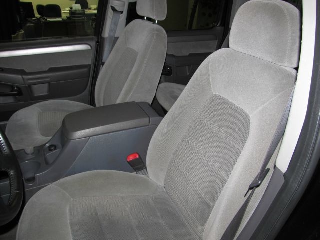 2004 Ford Explorer 4WD 5dr EX