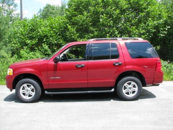 2004 Ford Explorer ESi