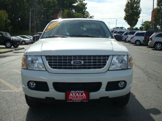 2004 Ford Explorer SLS Base